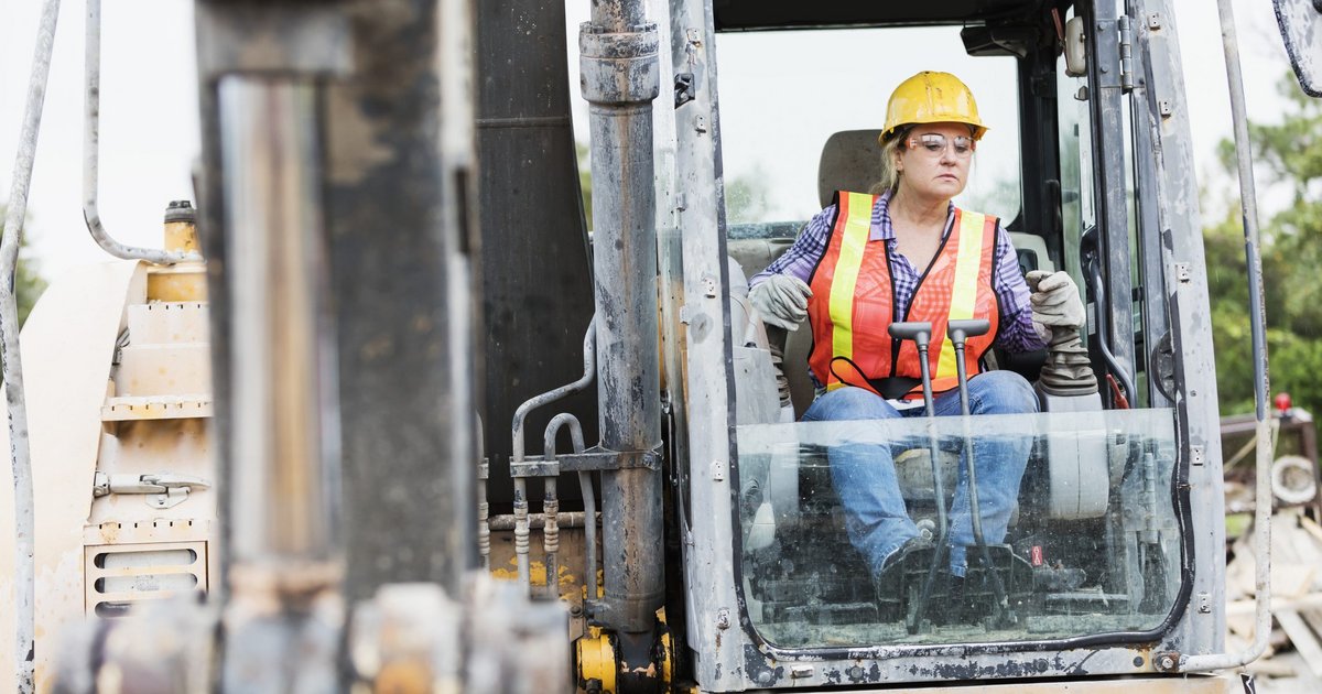 I was en route to the abortion clinic due to financial struggles and mounting debts, but I reversed course to retrieve my ID. In the mailbox was a letter: my childless aunt, whom I hadn’t seen in 20 years, left me her entire inheritance, but with one STRANGE condition… I was en route to the abortion clinic due to financial struggles and mounting debts, but I reversed course to retrieve my ID. In the mailbox was a letter: my childless aunt, whom I hadn’t seen in 20 years, left me her entire inheritance, but with one STRANGE condition…